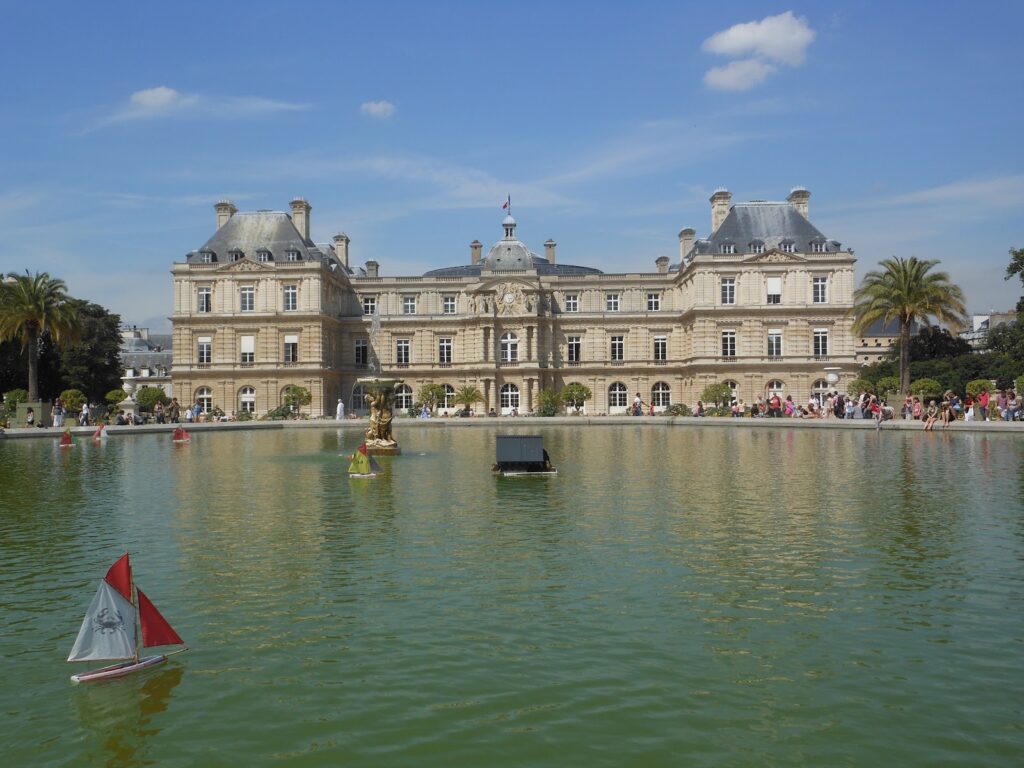 Wandering Paris: A Walking Guide to the Latin Quarter | Adventures with Shelby